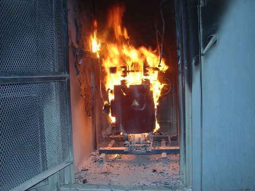 夏日炎炎，北京創(chuàng)聯(lián)匯通電氣教你必備油浸式變壓器防火常識